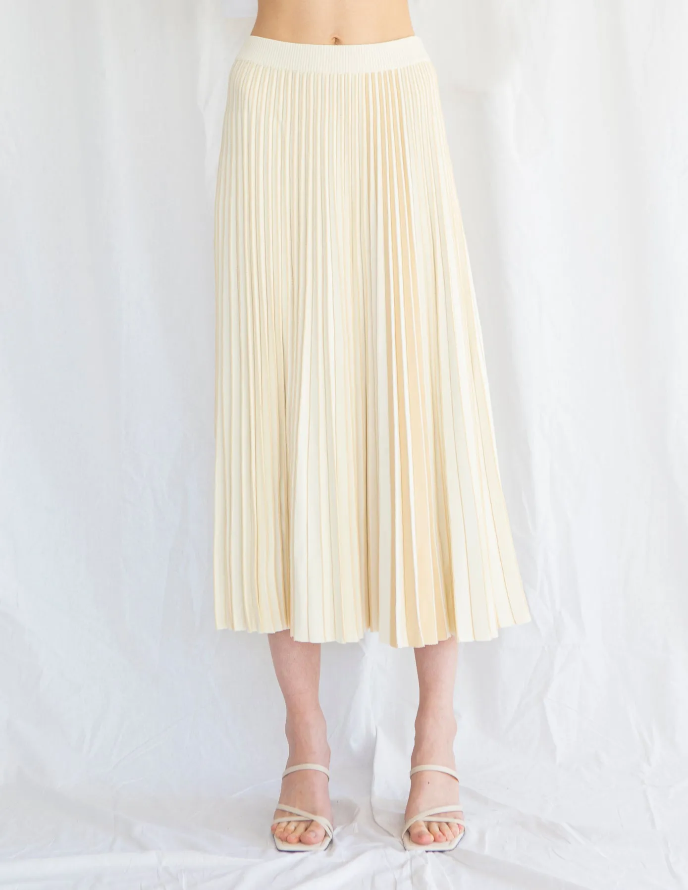 3D Knit Pleated Skirt in Cream